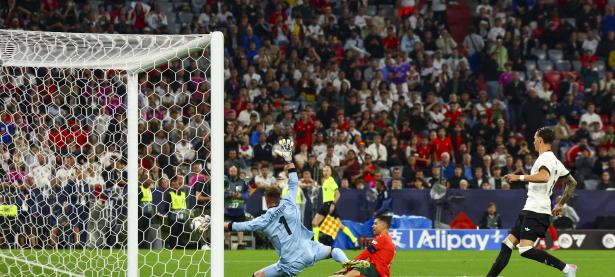 B体育体育新闻-足球传奇，欧国联半决赛对决再掀激情的简单介绍