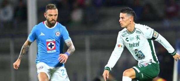 B体育体育网页版登录入口-意大利足球运动员转会传闻增多，球迷热议