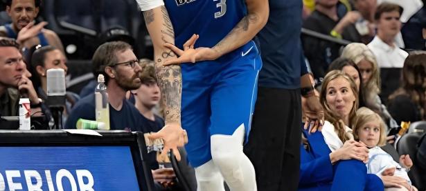 B体育体育vip注册-独行侠击败湖人，浓眉不敌西弗的简单介绍