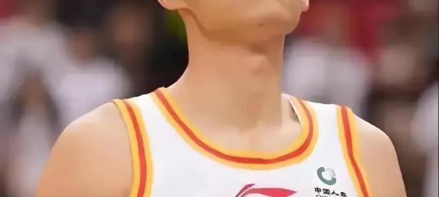 B体育体育链接-深圳男篮压制新疆，赢得困难比赛