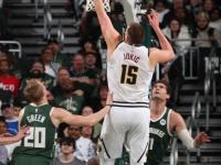 B体育体育登录-雄鹿击败活塞，继续领跑东部