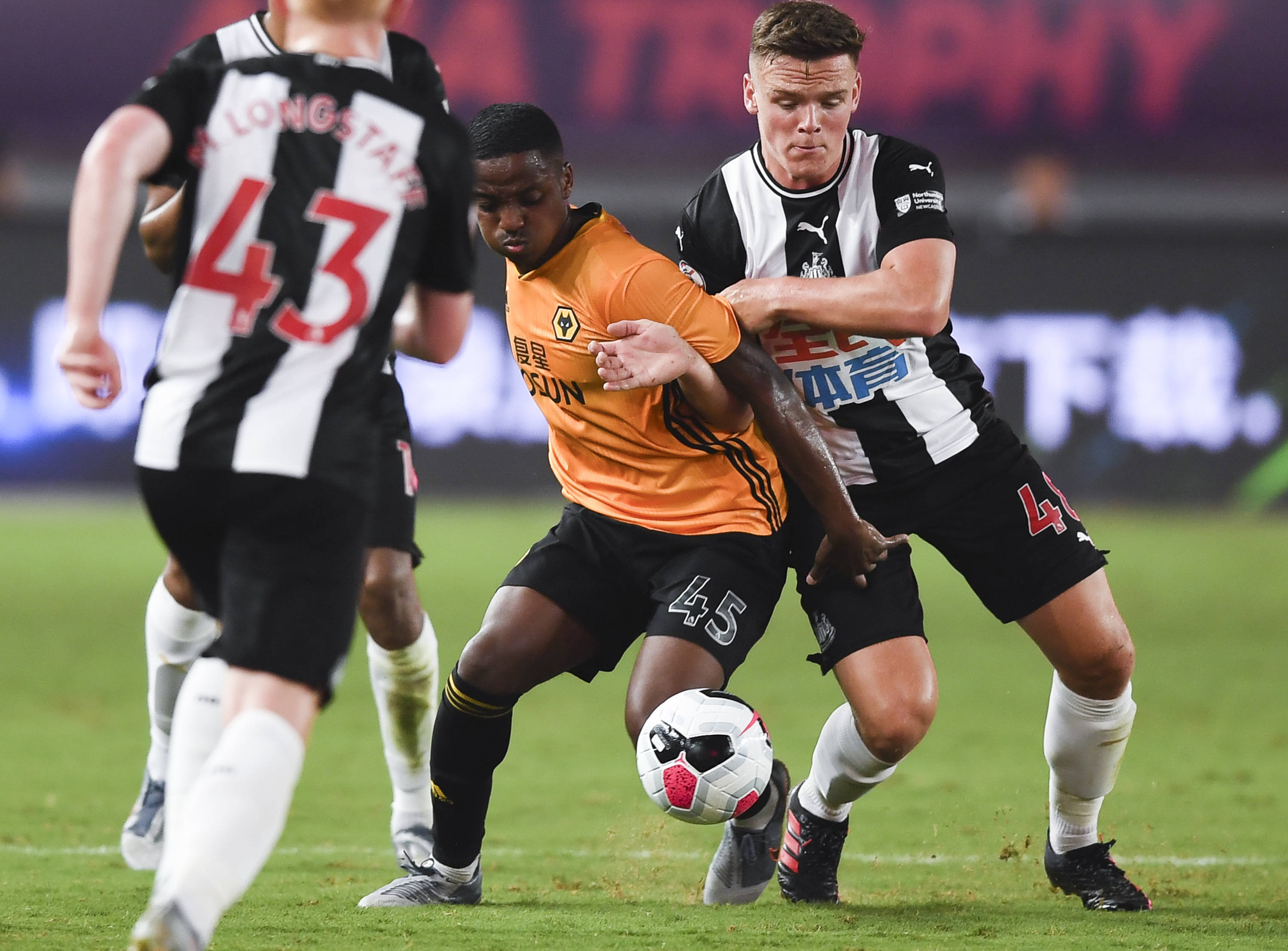 关于热刺中场展现出色表现,球队备受瞩目的信息 关于热刺中场展现出色表现,球队备受瞩目的信息