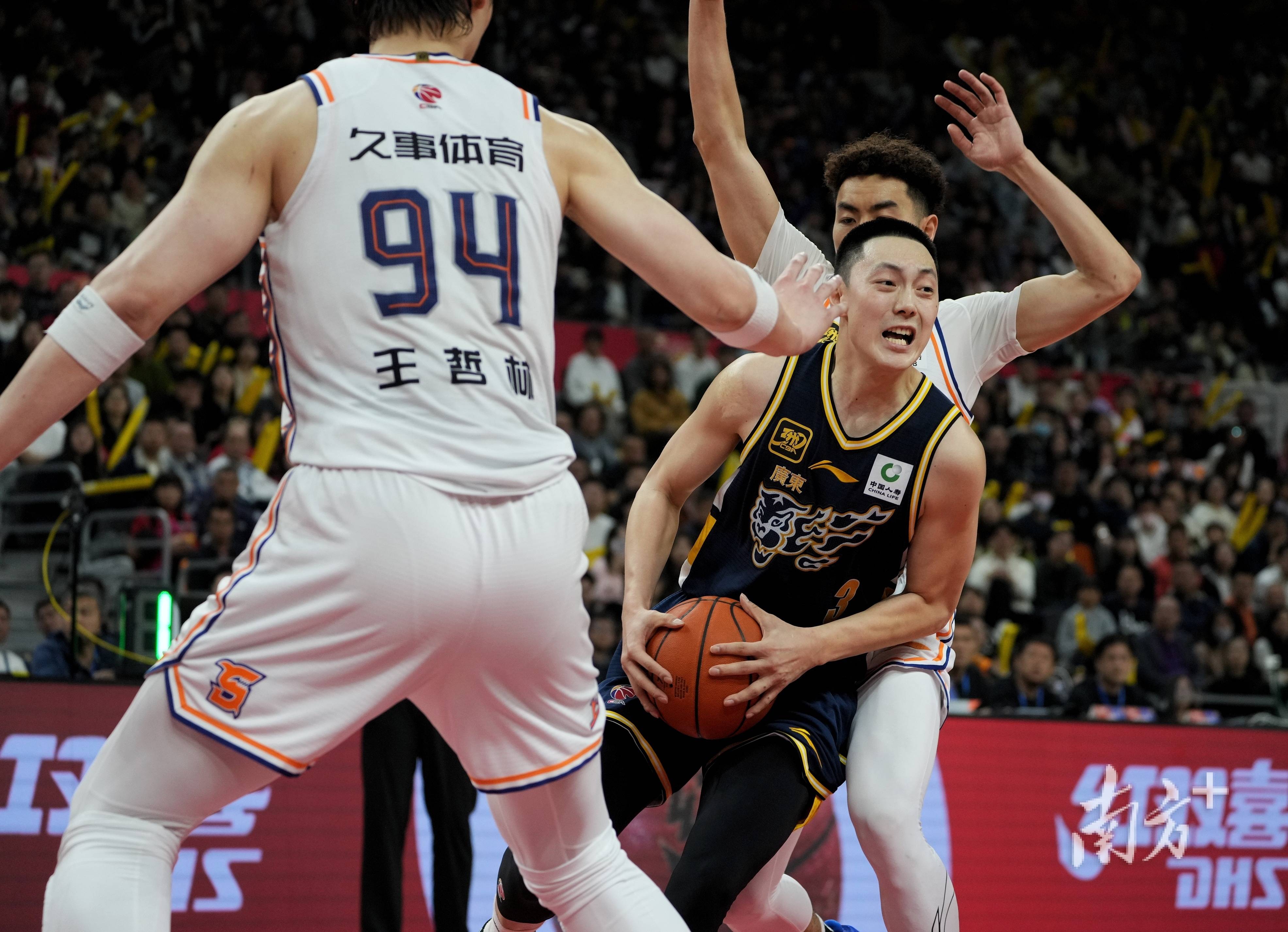 上海主场力克山西,继续领先 上海主场力克山西,继续领先