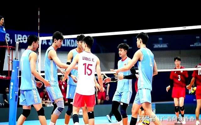 里约阿维队在法国联赛中紧咬对手,展现拼搏精神的简单介绍 里约阿维队在法国联赛中紧咬对手,展现拼搏精神的简单介绍