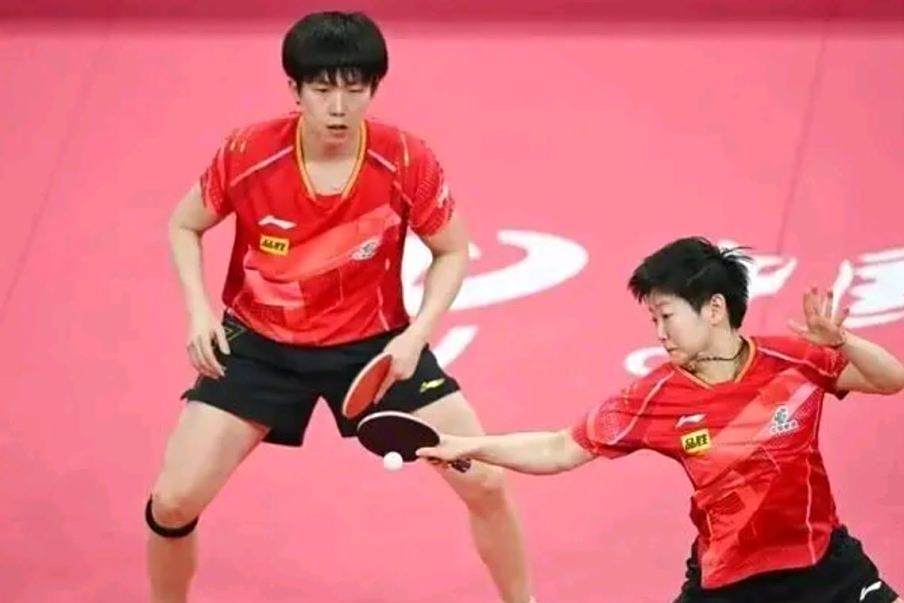 国际顶尖球队争夺荣耀,角逐激烈异常 国际顶尖球队争夺荣耀,角逐激烈异常