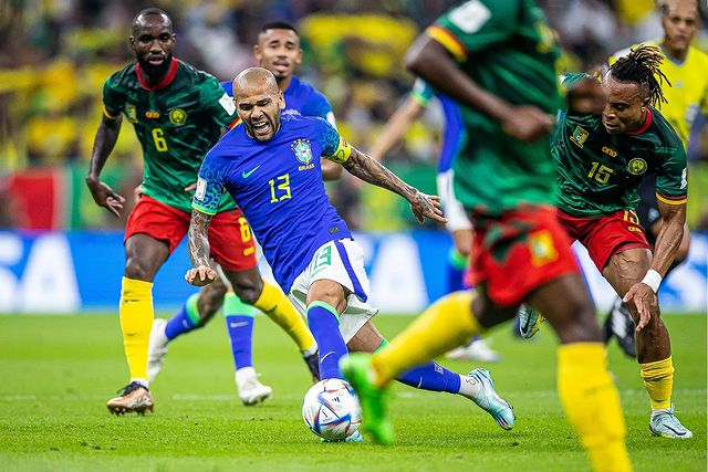 包含阿尔维斯队表现抢眼,成功结束比赛的词条 包含阿尔维斯队表现抢眼,成功结束比赛的词条