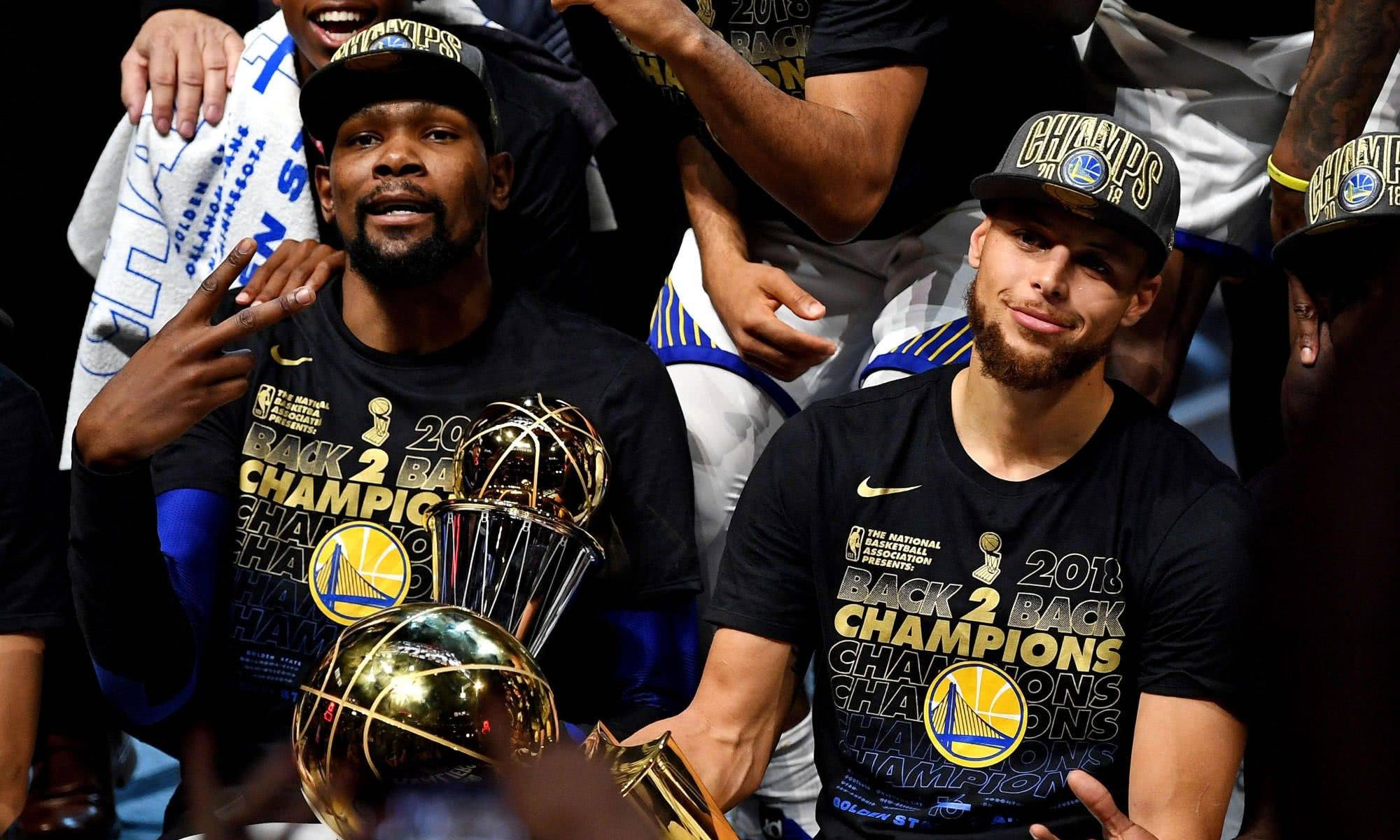 库里史上首位10次总冠军得主,创造历史新纪录的简单介绍 库里史上首位10次总冠军得主,创造历史新纪录的简单介绍