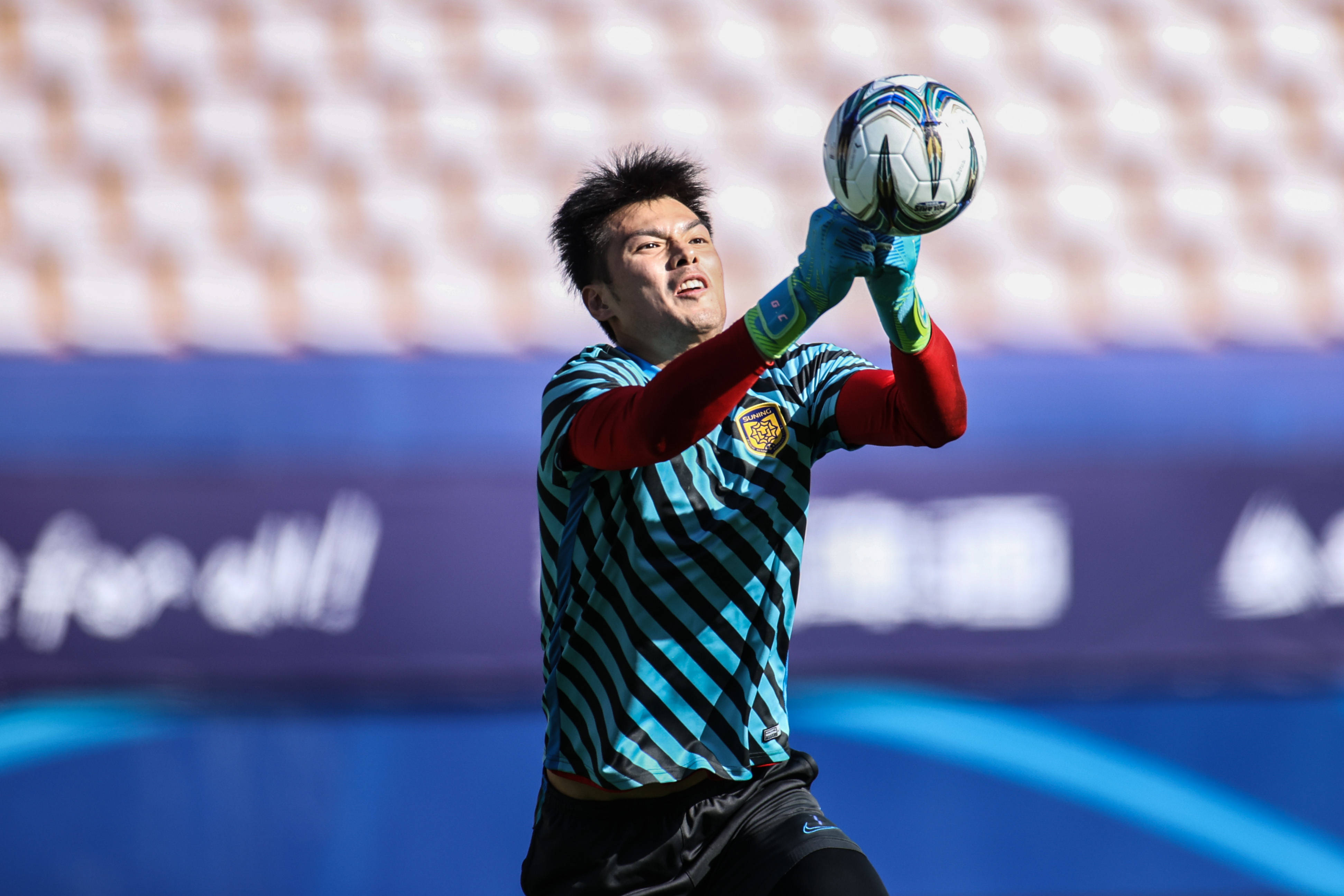 苏宁球员表现超出期望,力压对手实现逆转 苏宁球员表现超出期望,力压对手实现逆转