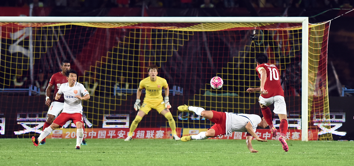 关于塞维利亚力压对手,主场斩获三分的信息 关于塞维利亚力压对手,主场斩获三分的信息