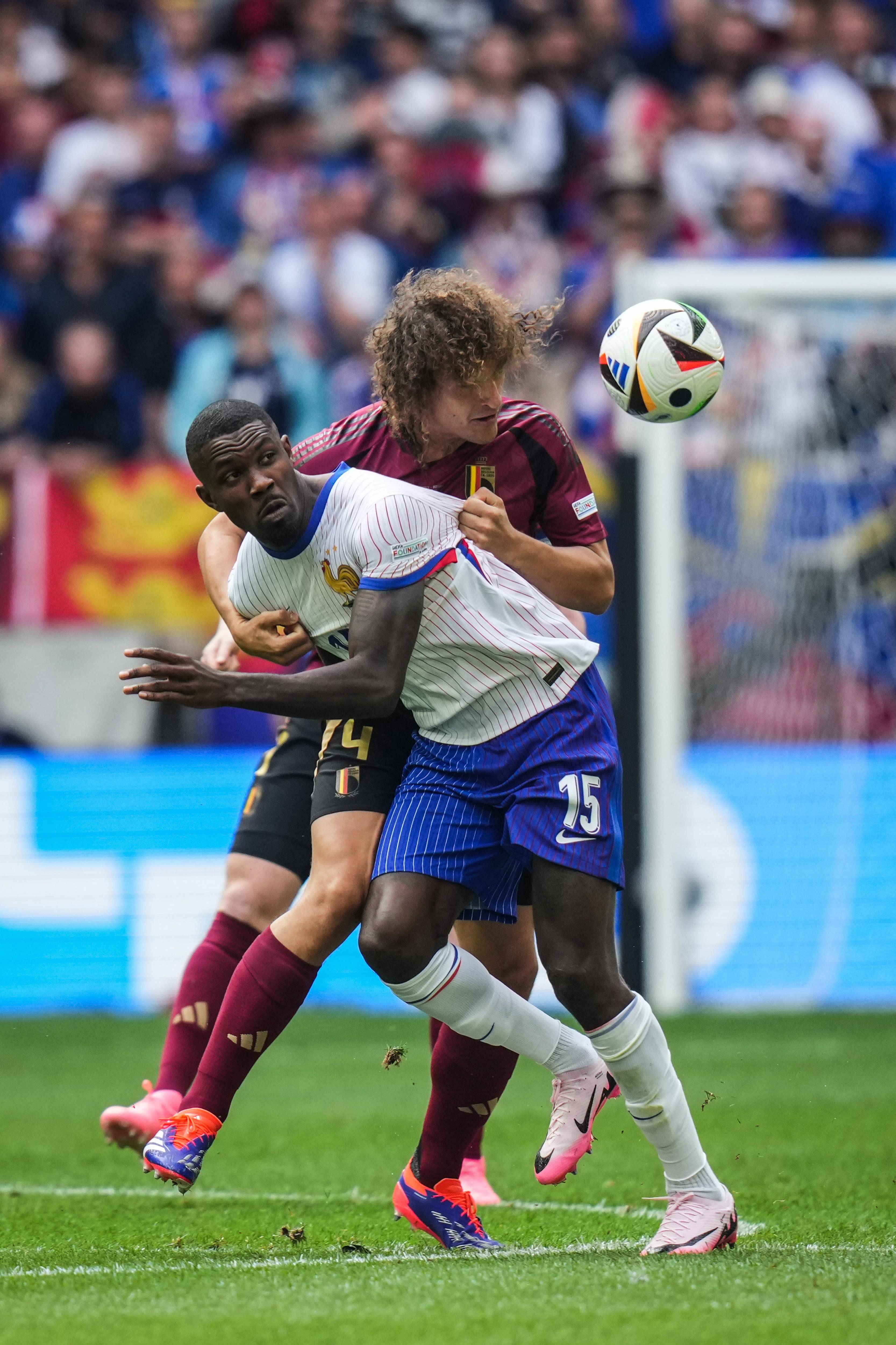 包含欧洲足球聚焦蓄势待发，强队实力展现的词条